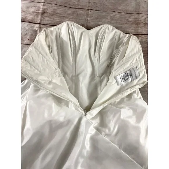 David's Bridal Women's Taffeta A Line Wedding Dress W/Sweetheart Neck - 14W - Picture 11 of 15